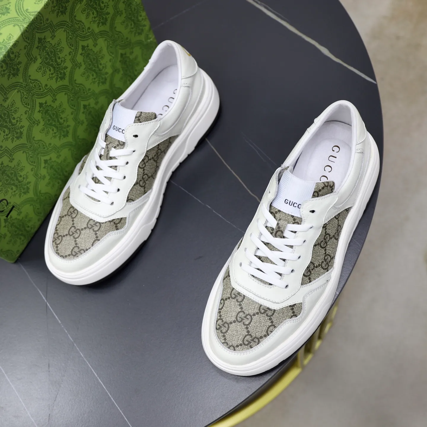 Men's shoes 💰440💰🙅‍♂️🙅‍♂️🙅‍♂️ Brand: GUCCI Standard code: 38–44 (45 can be customized) Grade: Same as the official website Material: Original cowhide fabric Comfortable pigskin lining Lightweight and wear-resistant outsole Style category: Men's fashionable casual shoes and boots Running sneakers Distinguished luxury brand elements Top luxury color: actual picture color